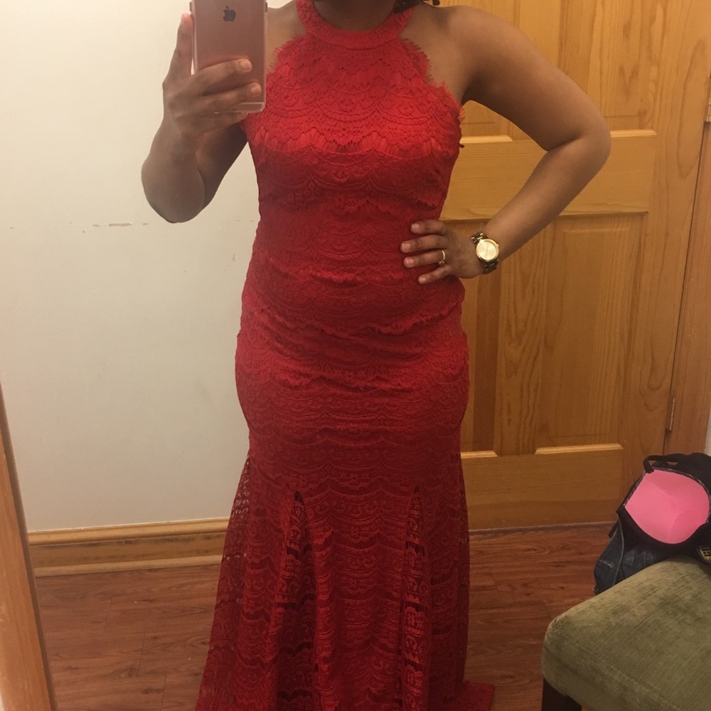 Red Lace Gown - Picture 2 of 3